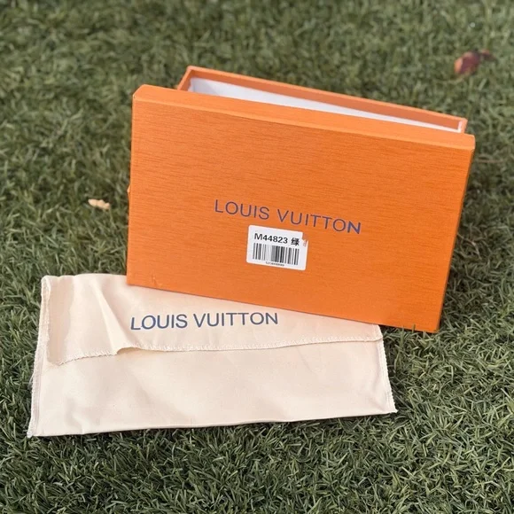 Faux Louis Vuitton Multi Pochette - Picture 2 of 5